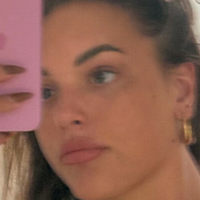 Alanna Pow Naken