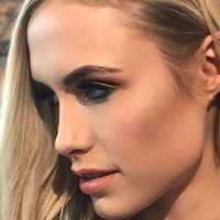 Alena Fritz Naken