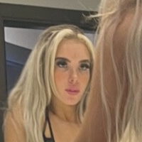 Alexis Reed Naken