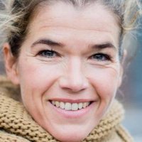 Anke Engelke Naken