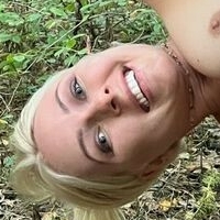AnnaDelos Naken