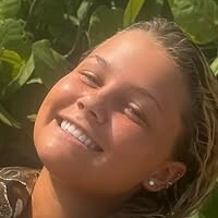 Avery Bracher Naken