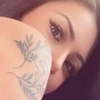 Barista Desiray Naken