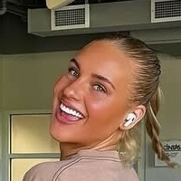 Beth Grotelueschen Naken