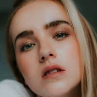Chantal Colette Naken
