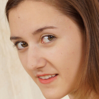 Claire Evans Naken