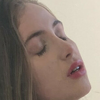Clara Victoria Naken