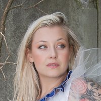 Daniela Wolf Naken