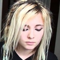 Elizabeth Grace Naken
