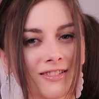 Ellie Idol Naken