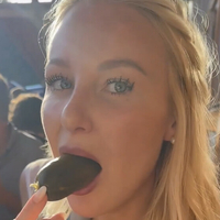 Emily Sarah Schweiger Naken