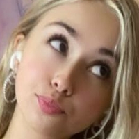 Emma Belle Naken