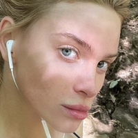 Emrosee Davies Naken