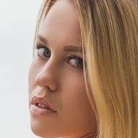 Erika Eden Naken