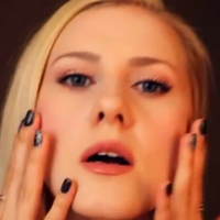 Gentle Whispering ASMR Naken