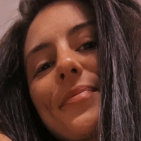 Harlee Naken