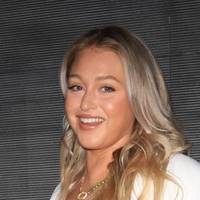 Iskra Lawrence Naken