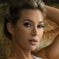Jaclyn Crowe Naken