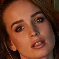 Julia Rӧmmelt Naken