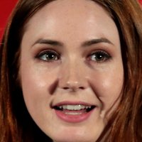 Karen Gillan Naken