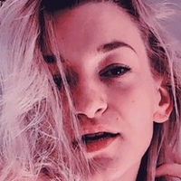 Katie Sunrat Naken