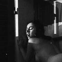 Kira Oneida Naken