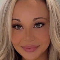 Kylie Nicole Naken