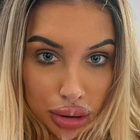 Laura Mezyk Naken