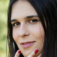lauraropesfree Naken