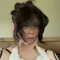 Liljellyshark Naken