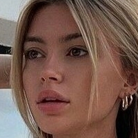 linuschka Naken