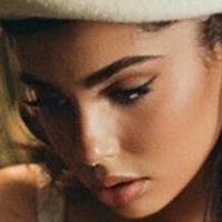 Liya Noga Naken