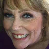 Lori Eden Naken