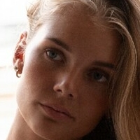 Maria Baungaard Naken