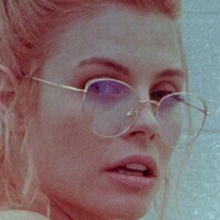 Marilyn Naken