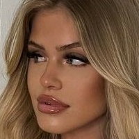 Melaniethrr Naken