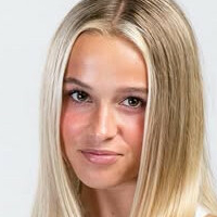 Mia Rogan Naken