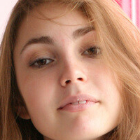 Mila Kitty Naken