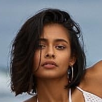 Mira Patel Naken