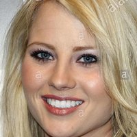 Molly Shea Naken