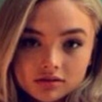 Natalie Lind Naken