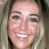 Olivia Raymond Naken