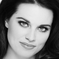 Peri Reynolds Naken