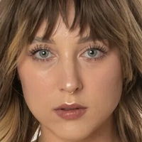 Quinn.__ Naken