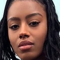 Raven Tracy Naken