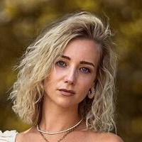 Sandra Amalia Naken