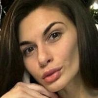 Shanani Naken