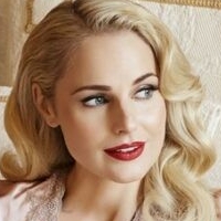 Silvia Schneider Naken