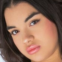 Sola Naken
