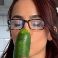 Stephanie Devora Naken